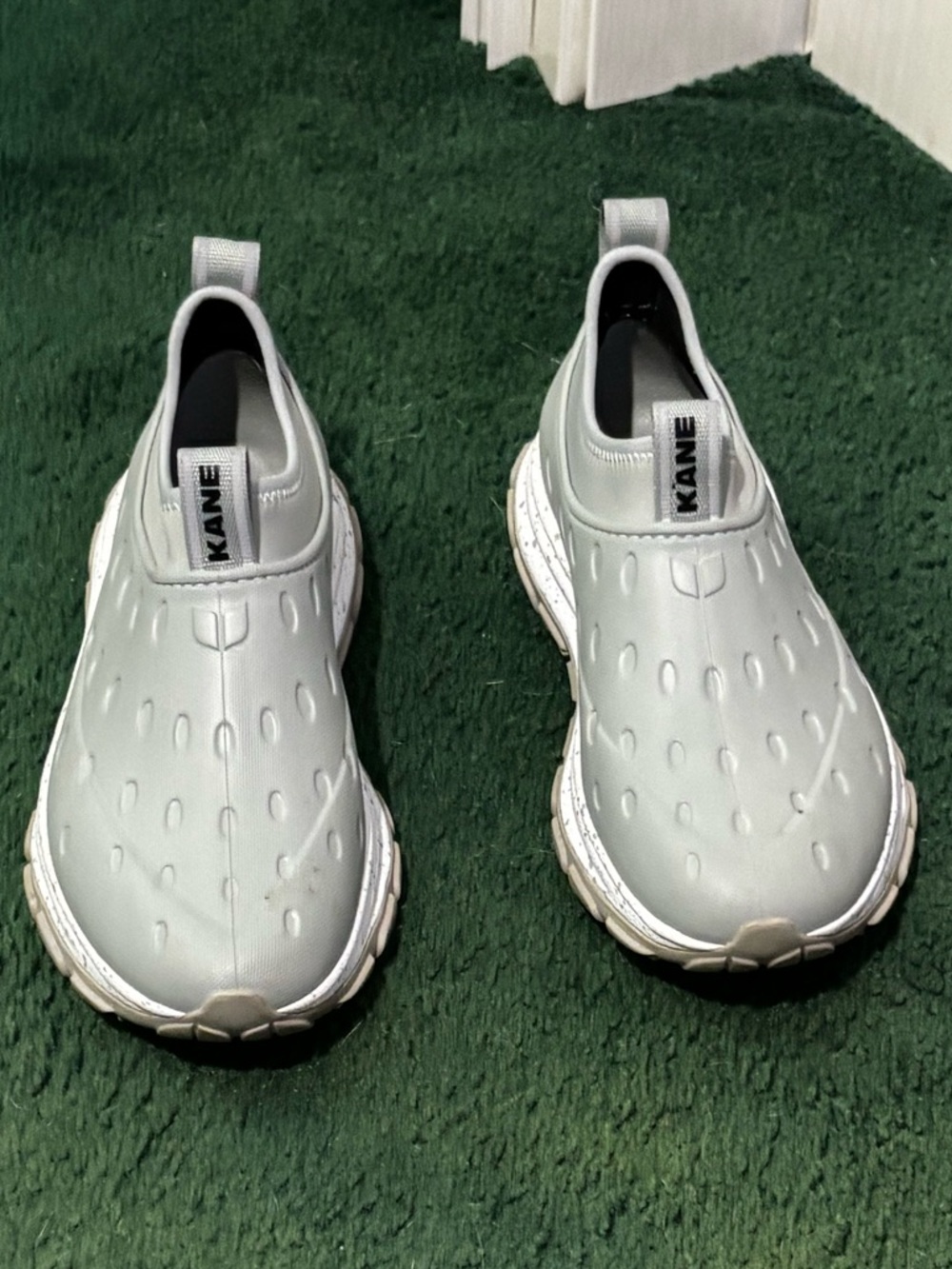 Kane Women Slip-On Casual Sneakers - Gray Size 6 - Picture 5 of 6